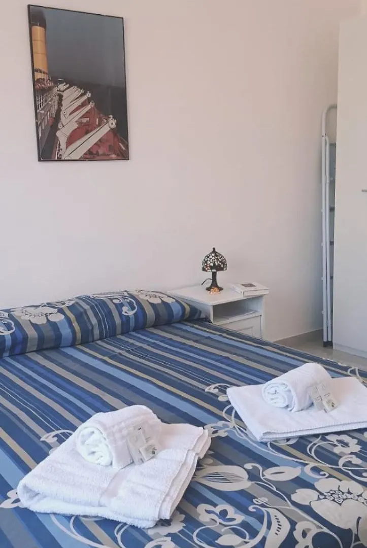 Carlo Apartment Milan 0*,  Italy